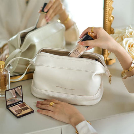 Large capacity travel cosmetic bag – view 7