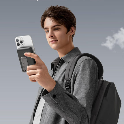 Anker <b>633</b> Magnetic Battery Interstellar Gray