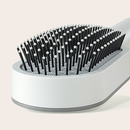 Self-cleaning hair brush – bristles close-up