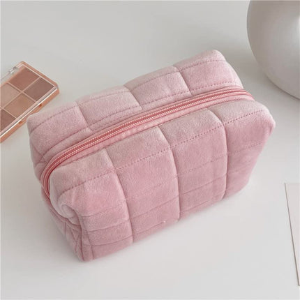Plush Checkered Makeup Bag – Cute Zipper Cosmetic Pouch for Travel & EverydayPink11