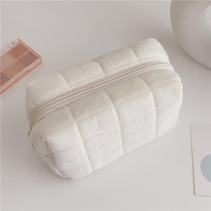 Plush Checkered Makeup Bag – Cute Zipper Cosmetic Pouch for Travel & EverydayWhite8