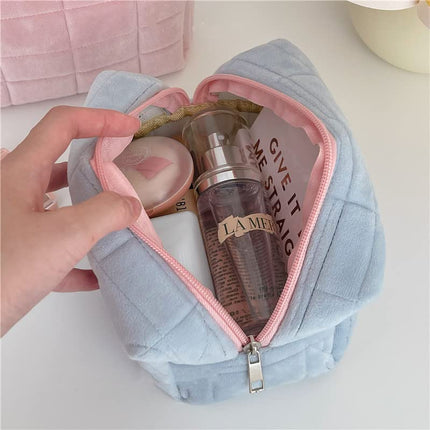 Plush Checkered Makeup Bag – Cute Zipper Cosmetic Pouch for Travel & EverydayWhite10